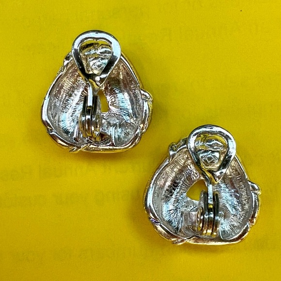 Vintage Napier Clip On Classic Earrings Silver Tone Ribbed Knot - Picture 3 of 6